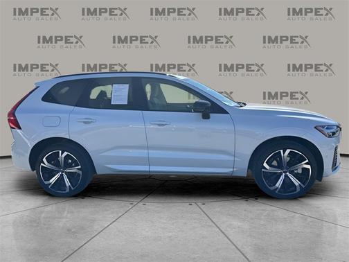 2025 Volvo XC60 B5 Ultra