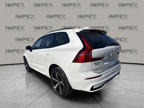 2025 Volvo XC60 B5 Ultra