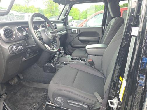 Black Clearcoat 2022 Jeep Gladiator Sport S
