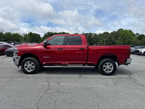 Molten Red Pearlcoat 2026 RAM 2500 Big Horn Crew Cab 4x4 6'4' Box