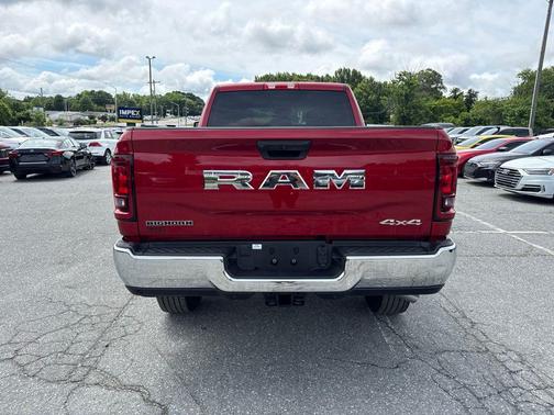Molten Red Pearlcoat 2026 RAM 2500 Big Horn Crew Cab 4x4 6'4' Box