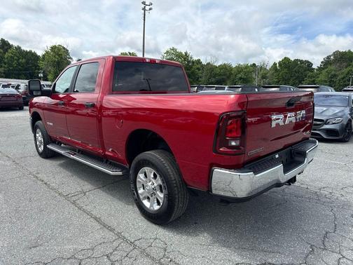 Molten Red Pearlcoat 2026 RAM 2500 Big Horn Crew Cab 4x4 6'4' Box