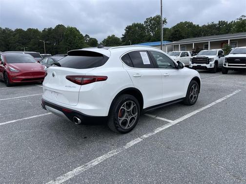 Photo 5 of 39 of 2018 Alfa Romeo Stelvio Ti