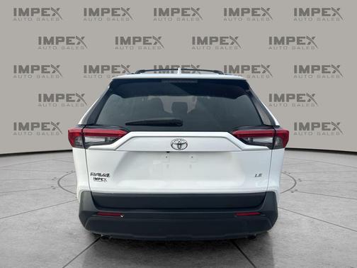 2021 Toyota RAV4 LE
