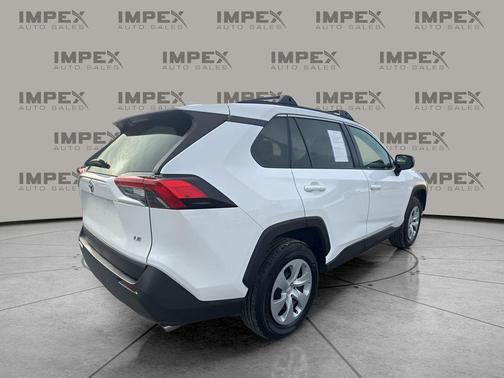 2021 Toyota RAV4 LE
