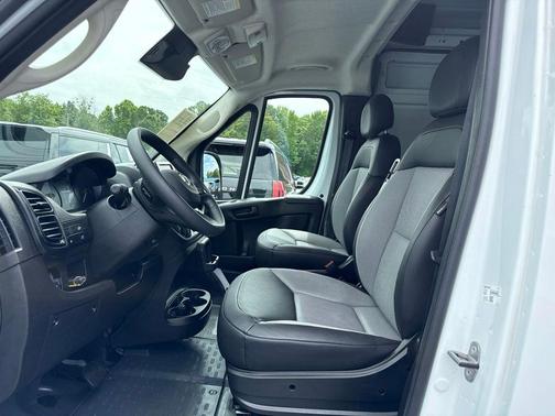Bright White Clearcoat 2026 RAM ProMaster 2500 Tradesman