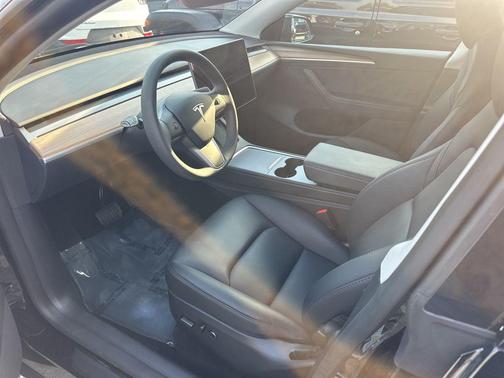 2025 Tesla Model Y Long Range Dual Motor All-Wheel Drive