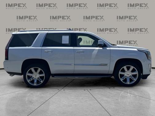 2017 Cadillac Escalade Luxury