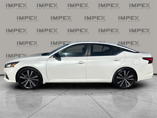 2021 Nissan Altima SR FWD