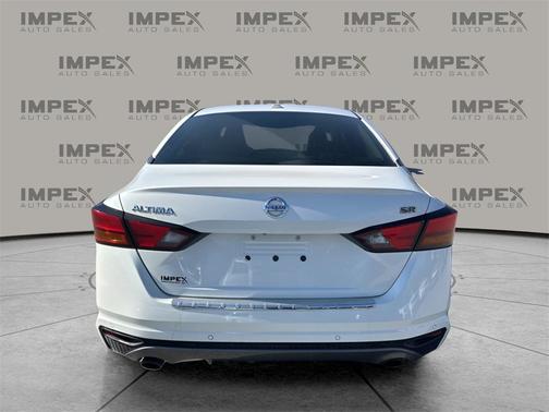 2021 Nissan Altima SR FWD