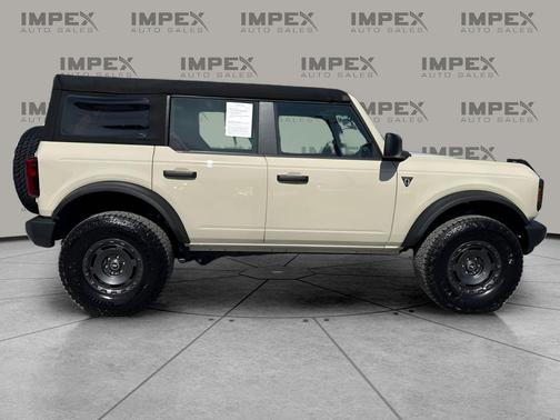 DESERT SAND 2025 Ford Bronco Base