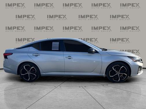 2023 Nissan Altima SR FWD