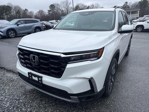 2024 Honda Pilot Touring 8-Passenger