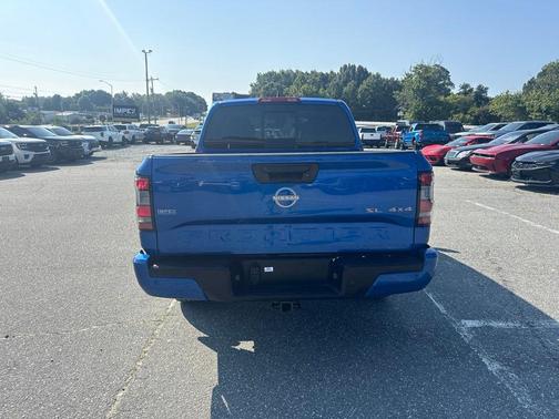Bluestone Pearl 2024 Nissan Frontier SL