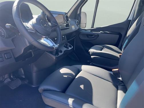 2025 Mercedes-Benz Sprinter 2500 High Roof