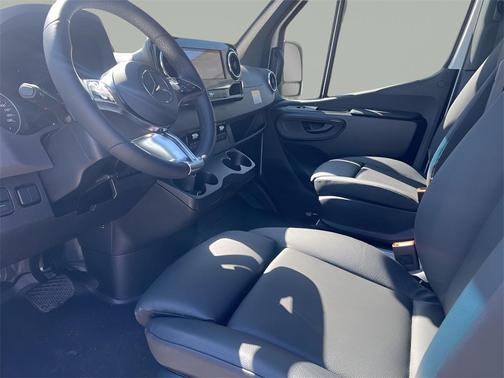 2025 Mercedes-Benz Sprinter 2500 High Roof