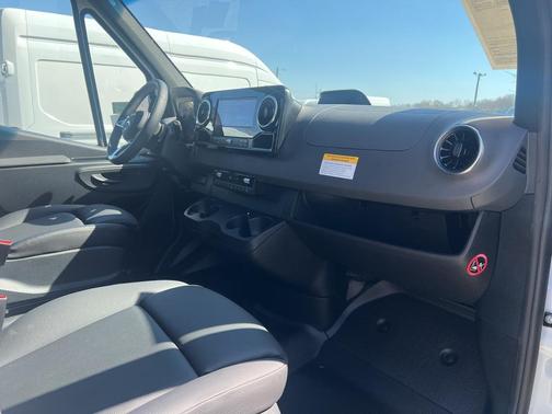 2025 Mercedes-Benz Sprinter 2500 High Roof