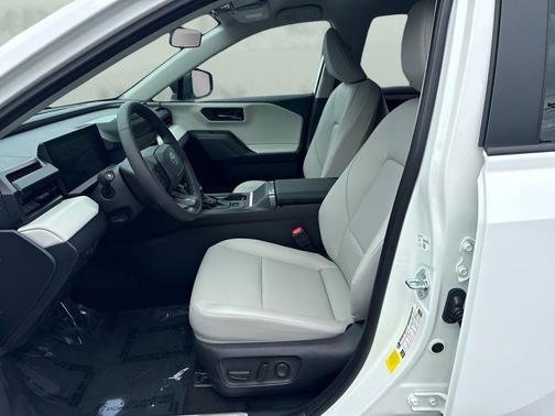 Ice Cap 2026 Toyota RAV4 XLE Premium