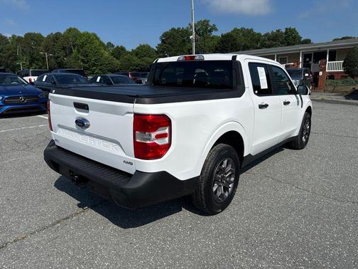 Oxford White 2023 Ford Maverick XLT