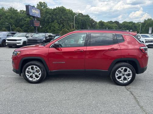 Red Hot Pearlcoat 2025 Jeep Compass Latitude