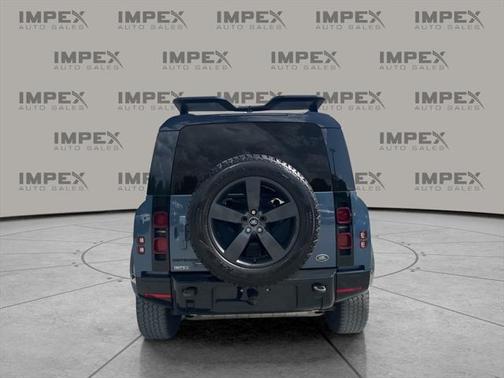 2022 Land Rover Defender 110 X-Dynamic SE