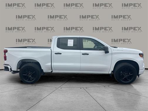 2025 Chevrolet Silverado 1500 Custom