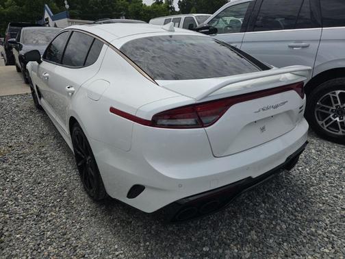 Snow White Pearl 2022 Kia Stinger GT2