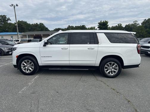 Summit White 2023 Chevrolet Suburban Premier