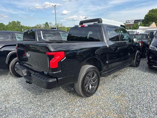 AGATE BLACK METALLIC 2024 Ford F-150 Lightning Flash