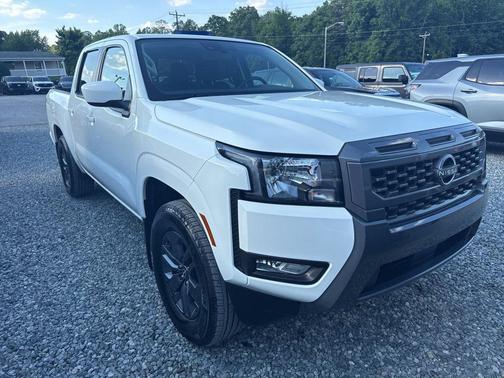 Glacier White 2025 Nissan Frontier SV