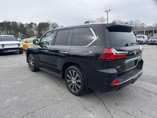 2021 Lexus LX 570 Three-Row