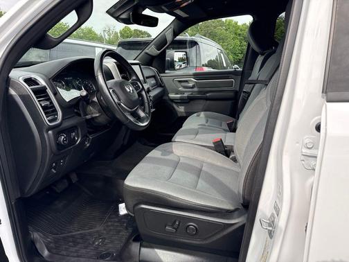 Bright White Clearcoat 2022 RAM 1500 Big Horn/Lone Star