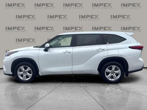 Wind Chill Pearl 2022 Toyota Highlander LE