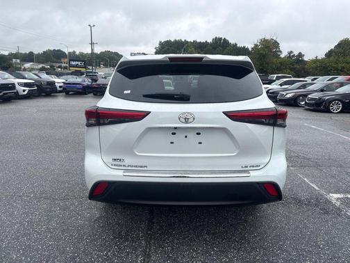 Wind Chill Pearl 2022 Toyota Highlander LE