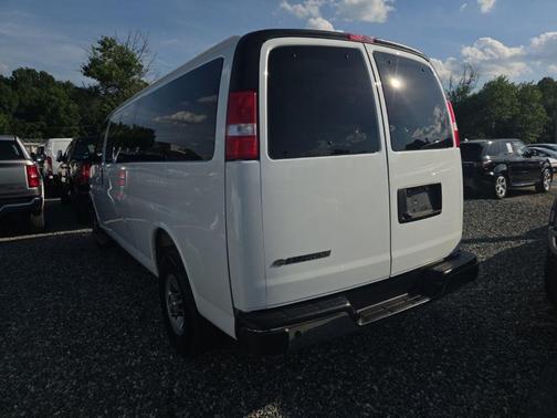 Summit White 2025 Chevrolet Express 3500 RWD 3500 Extended Wheelbase LT