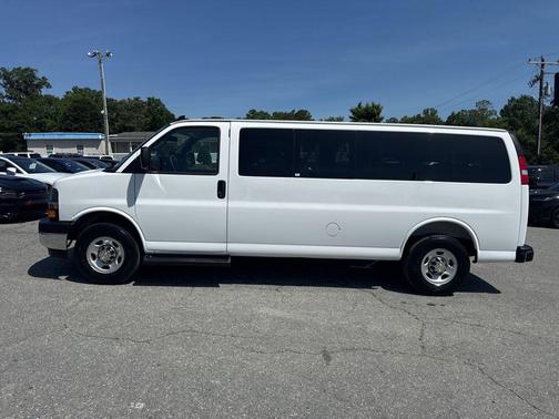 Summit White 2025 Chevrolet Express 3500 RWD 3500 Extended Wheelbase LT