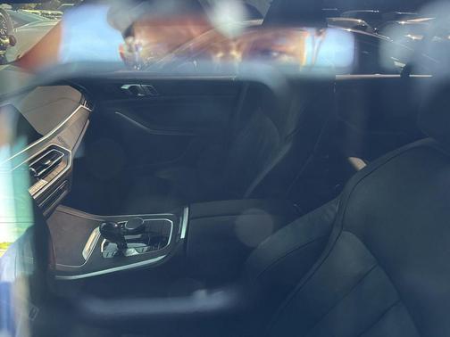 Black Sapphire Metallic 2022 BMW X5 xDrive40i