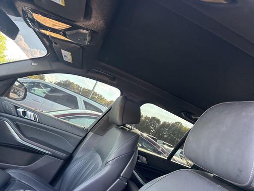 Black Sapphire Metallic 2022 BMW X5 xDrive40i