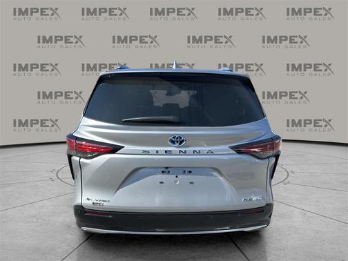 2025 Toyota Sienna Platinum 7 Passenger
