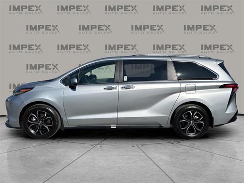 2025 Toyota Sienna Platinum 7 Passenger