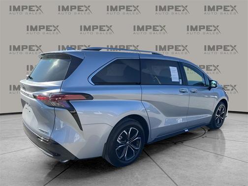 2025 Toyota Sienna Platinum 7 Passenger