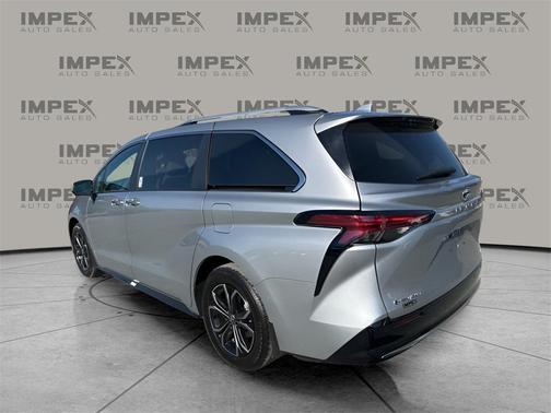 2025 Toyota Sienna Platinum 7 Passenger