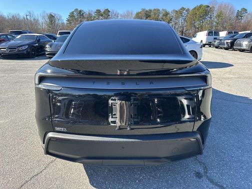 2026 Tesla Model Y Premium Rear-Wheel Drive