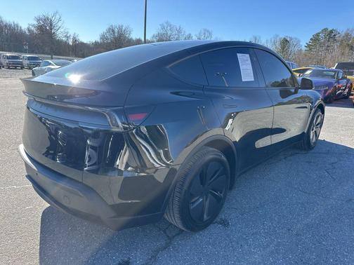 2026 Tesla Model Y Premium Rear-Wheel Drive