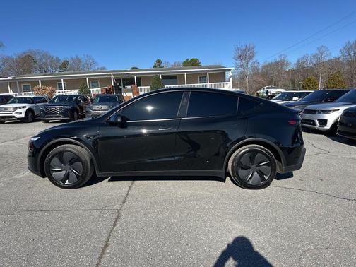 2026 Tesla Model Y Premium Rear-Wheel Drive