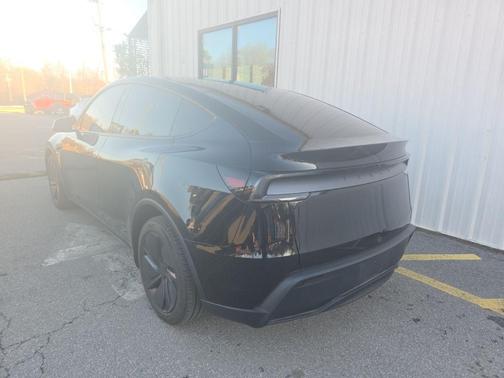 2026 Tesla Model Y Premium Rear-Wheel Drive