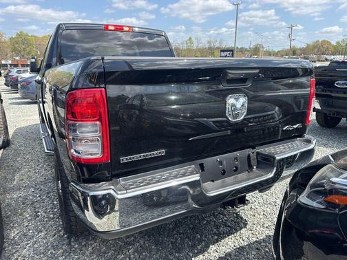 Diamond Black Crystal Pearlcoat 2024 RAM 2500 Big Horn Crew Cab 4x4 6'4' Box