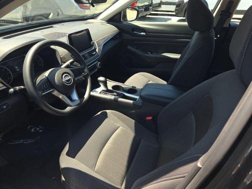 Super Black 2025 Nissan Altima 2.5 SV