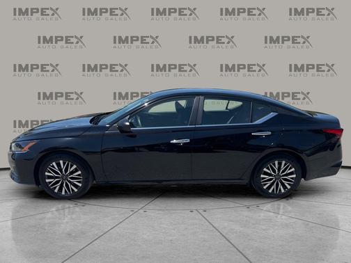 Super Black 2025 Nissan Altima 2.5 SV