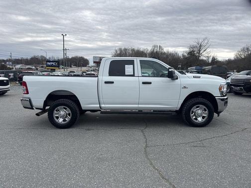 2023 RAM 2500 Tradesman Crew Cab 4x4 6'4' Box